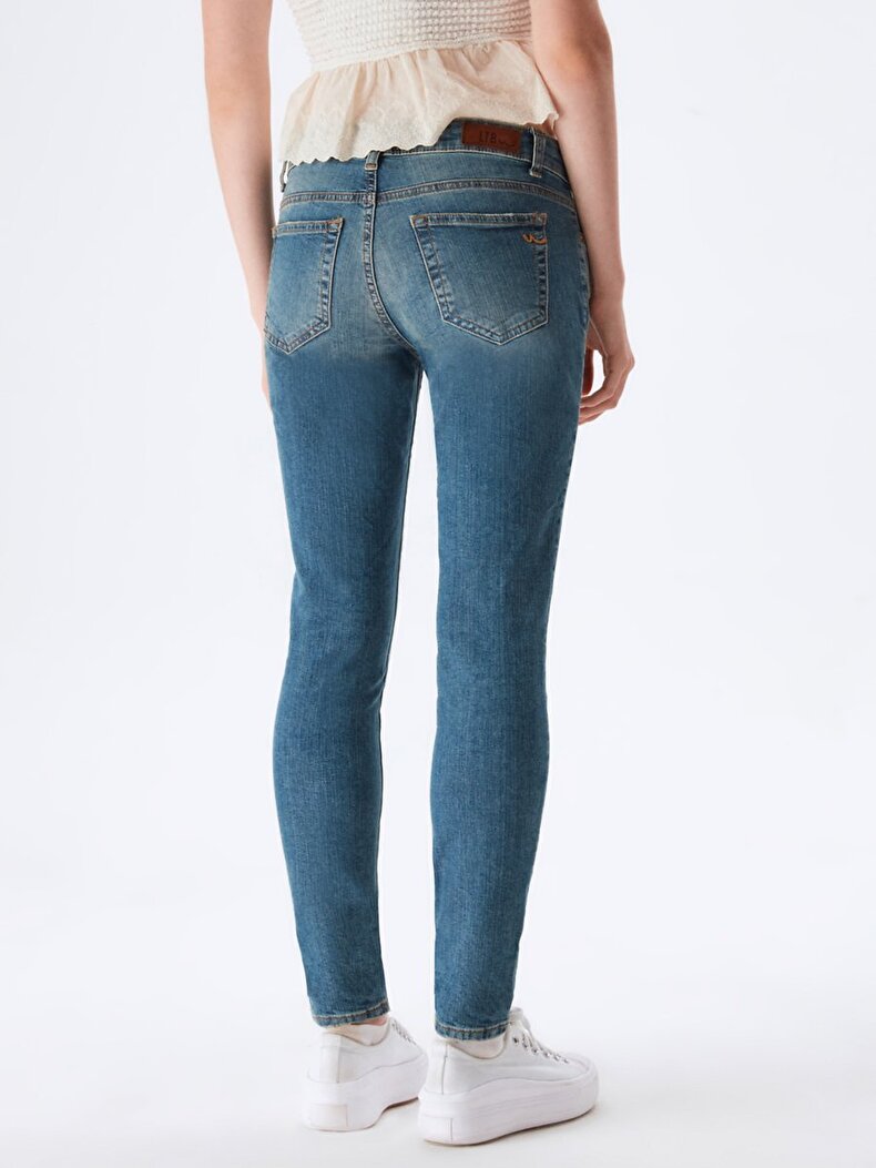 Mina Hosen