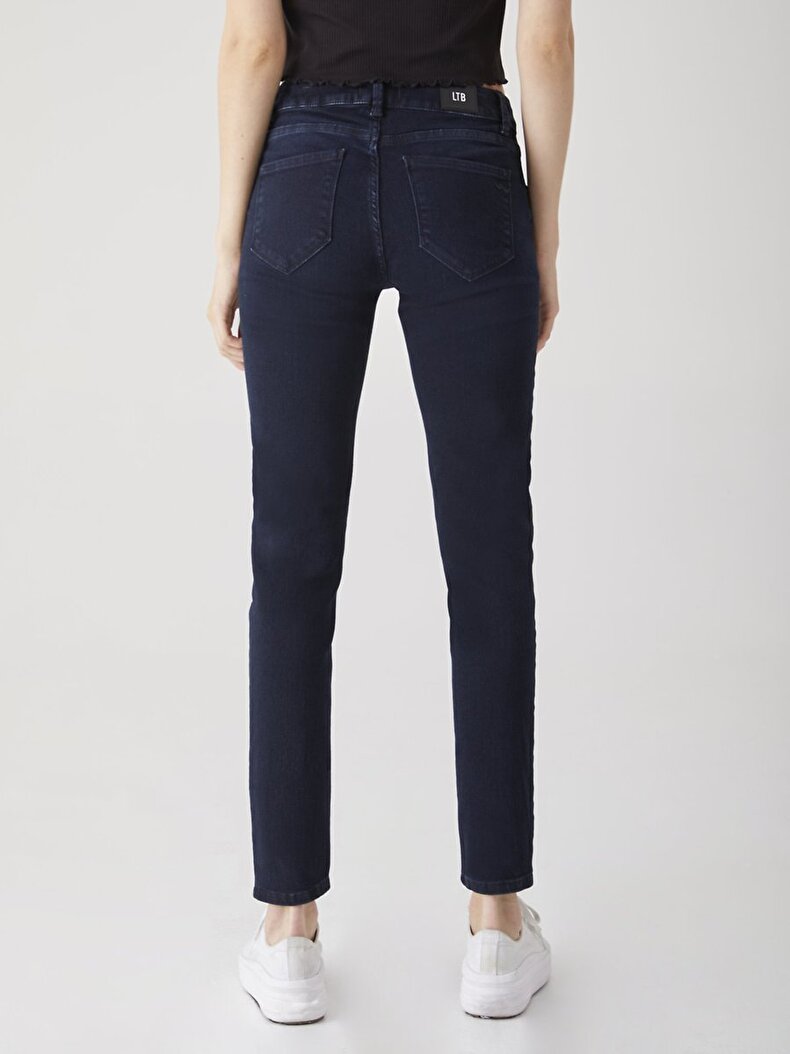 Nicole Orta Bel Jean Hosen