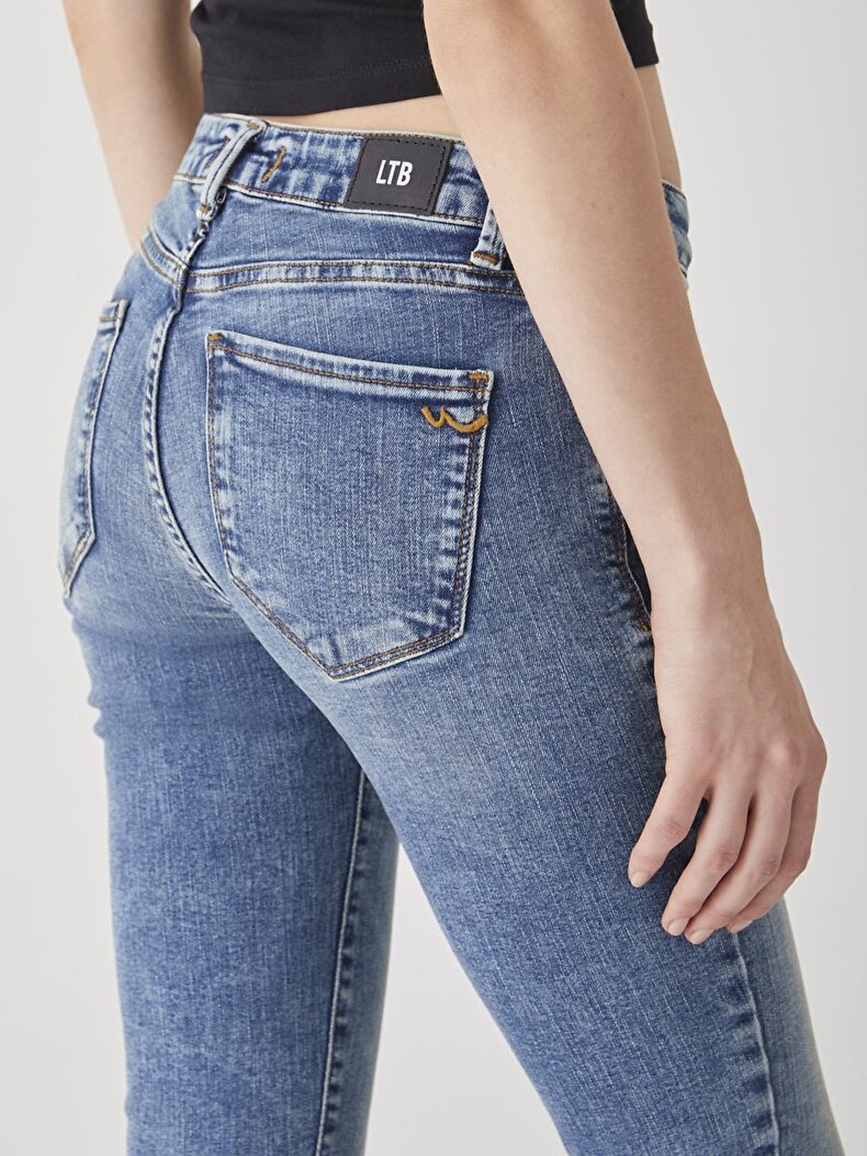 Nicole Orta Bel Jean Hosen