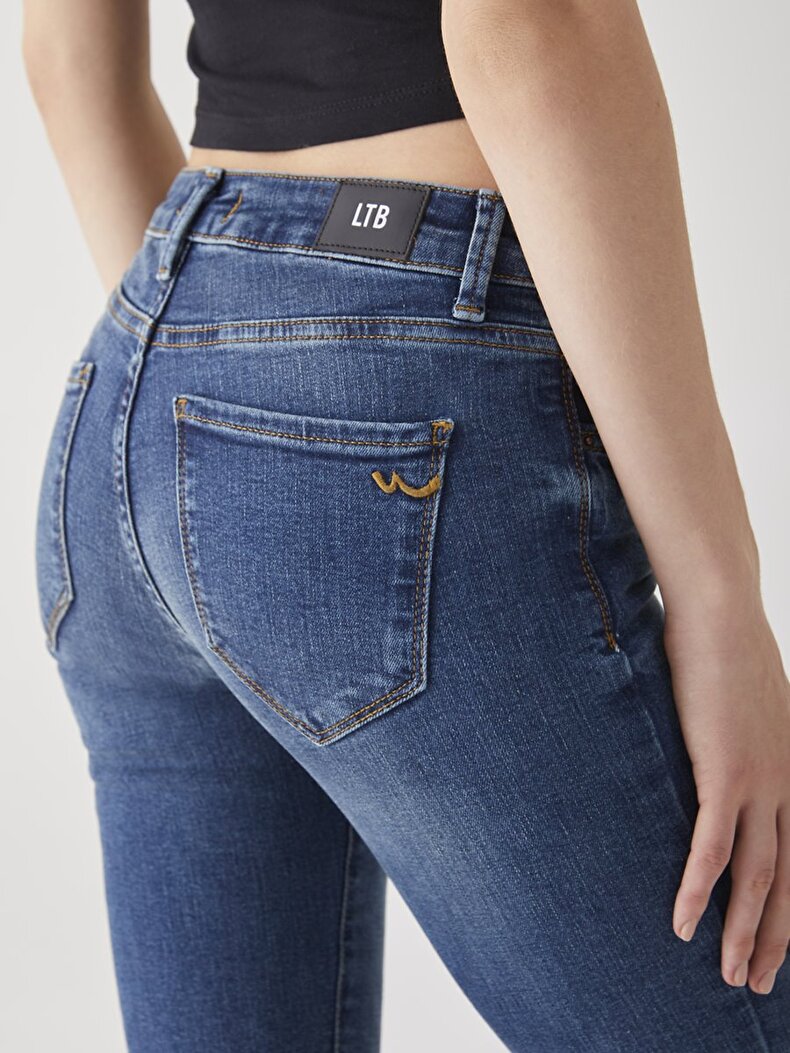 Nicole Orta Bel Jean Hosen