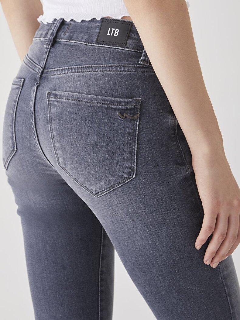 Nicole Orta Bel Jean Hosen