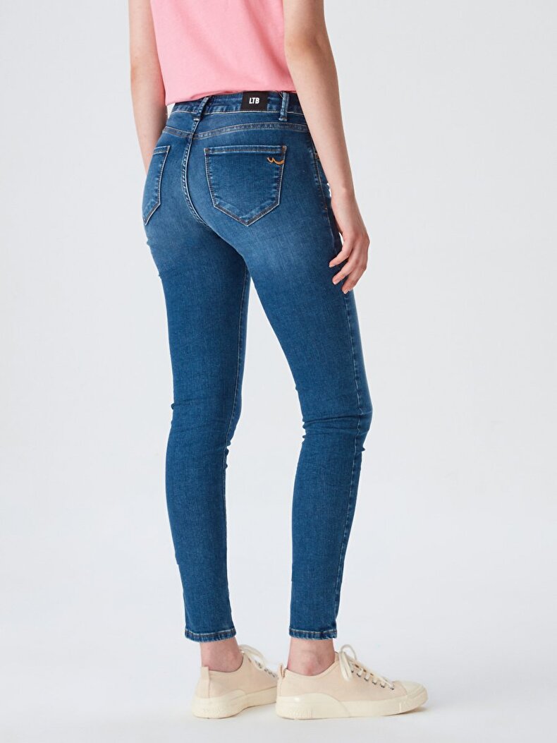 Nicole Orta Bel Jean Hosen
