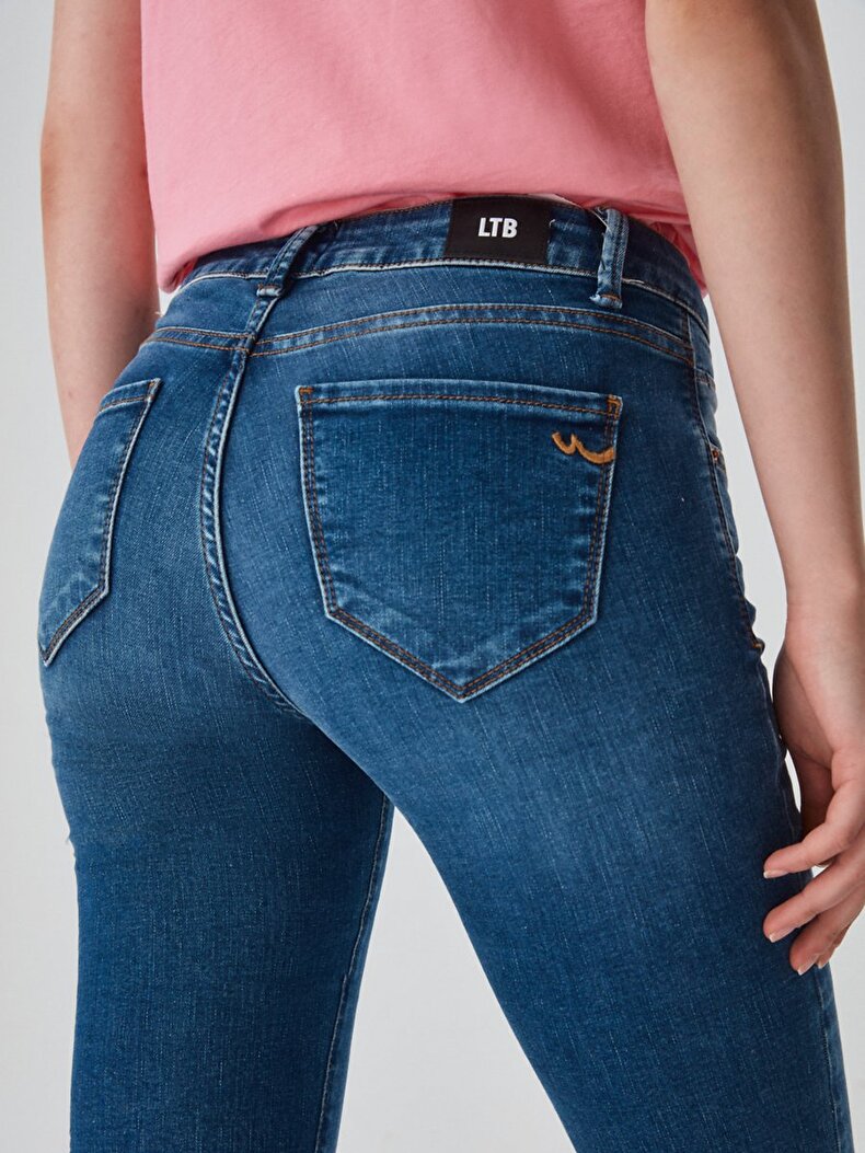 Nicole Orta Bel Jean Hosen