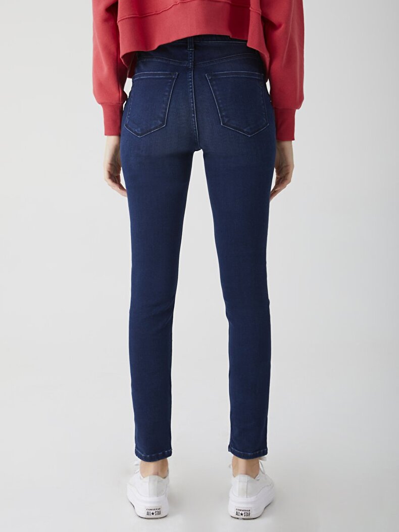 Amy X Hosen