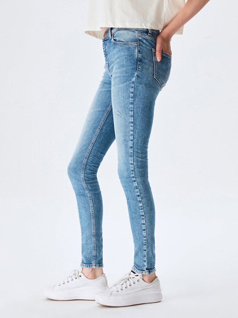 Amy X Hosen