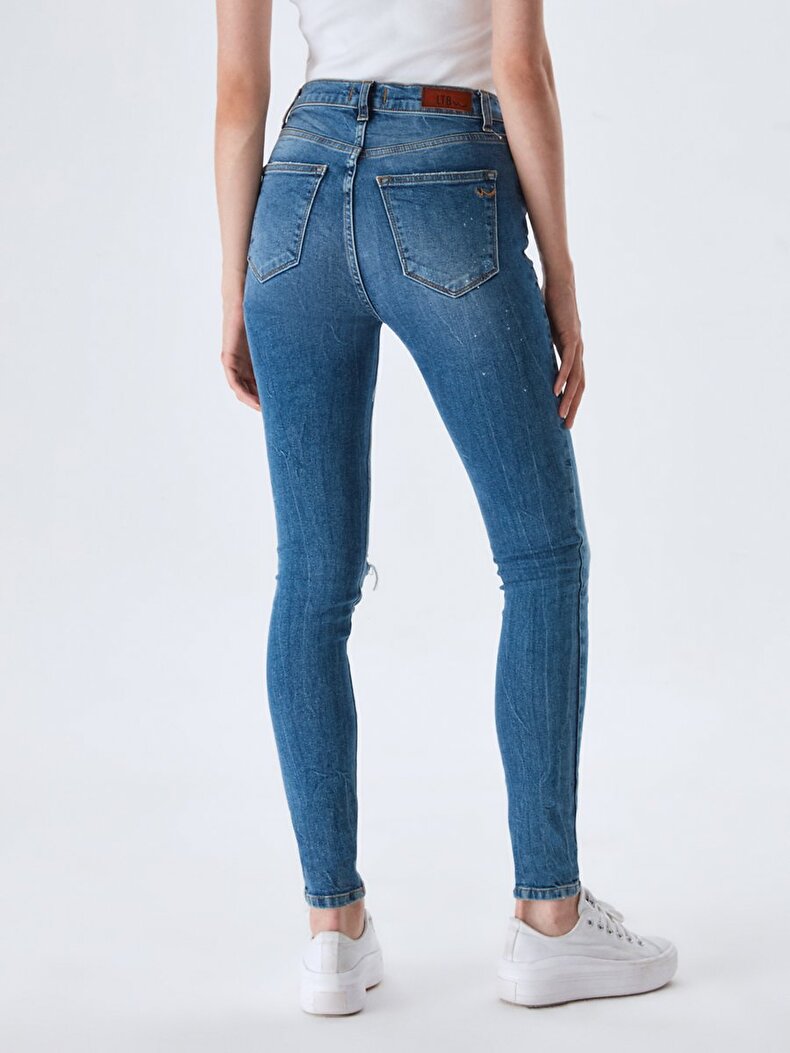 Amy X Hosen