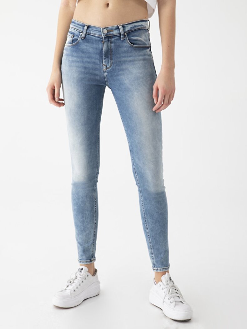 Amy X Hosen