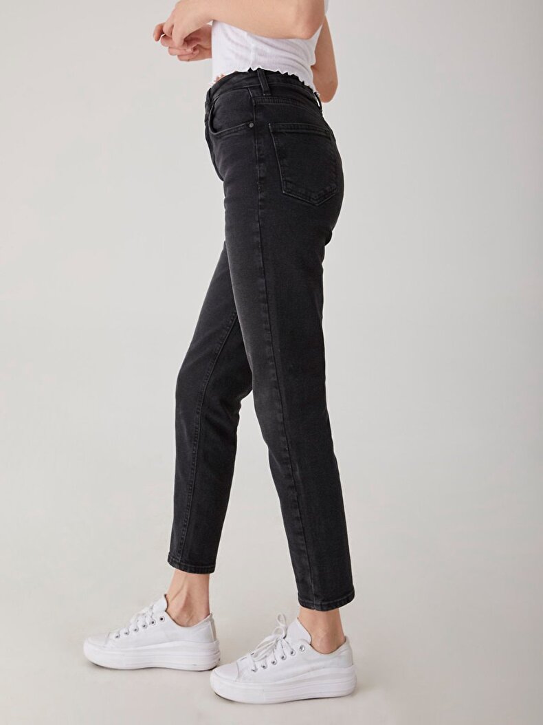 Maggie X Hosen