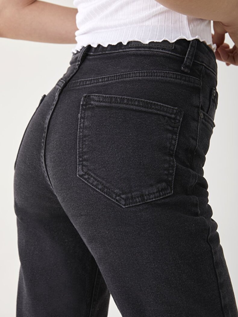 Maggie X Hosen
