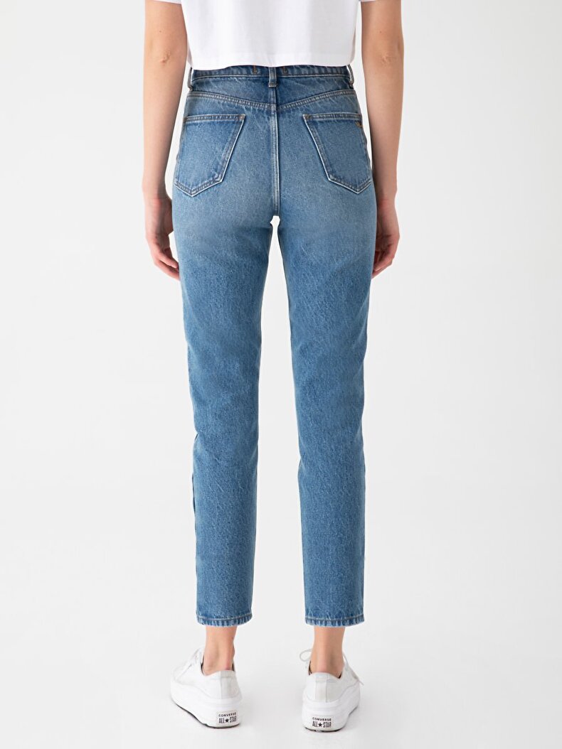 Maggie X Hosen