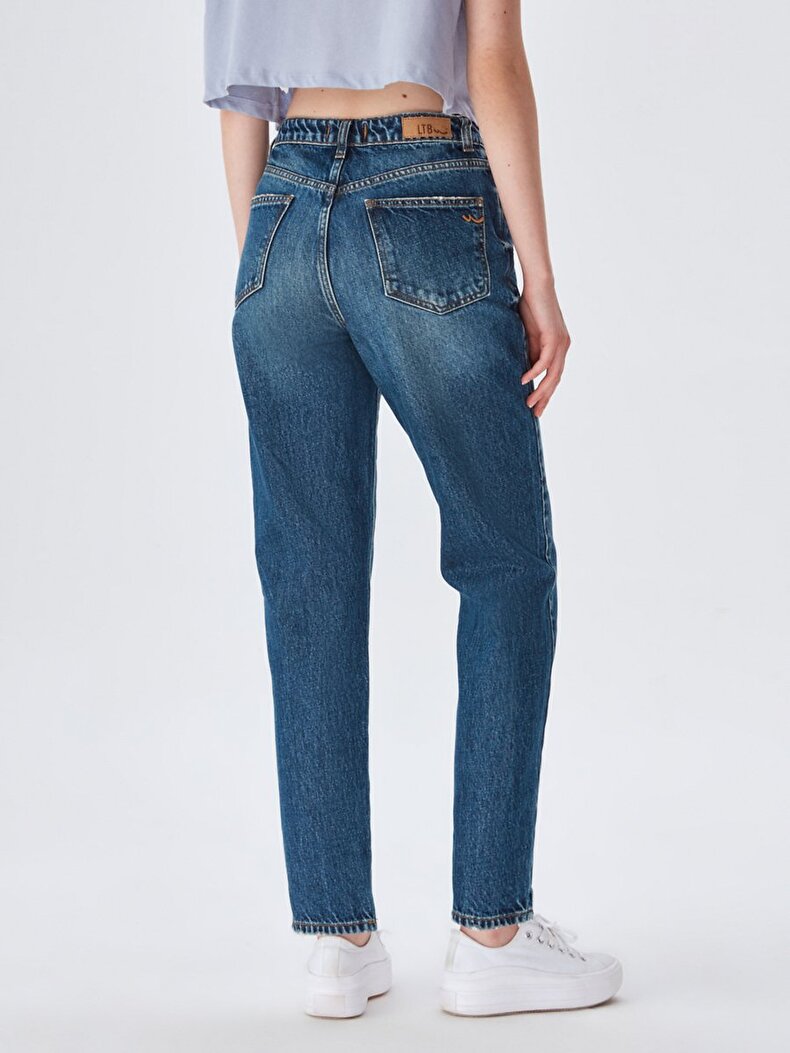 Maggie X Hosen