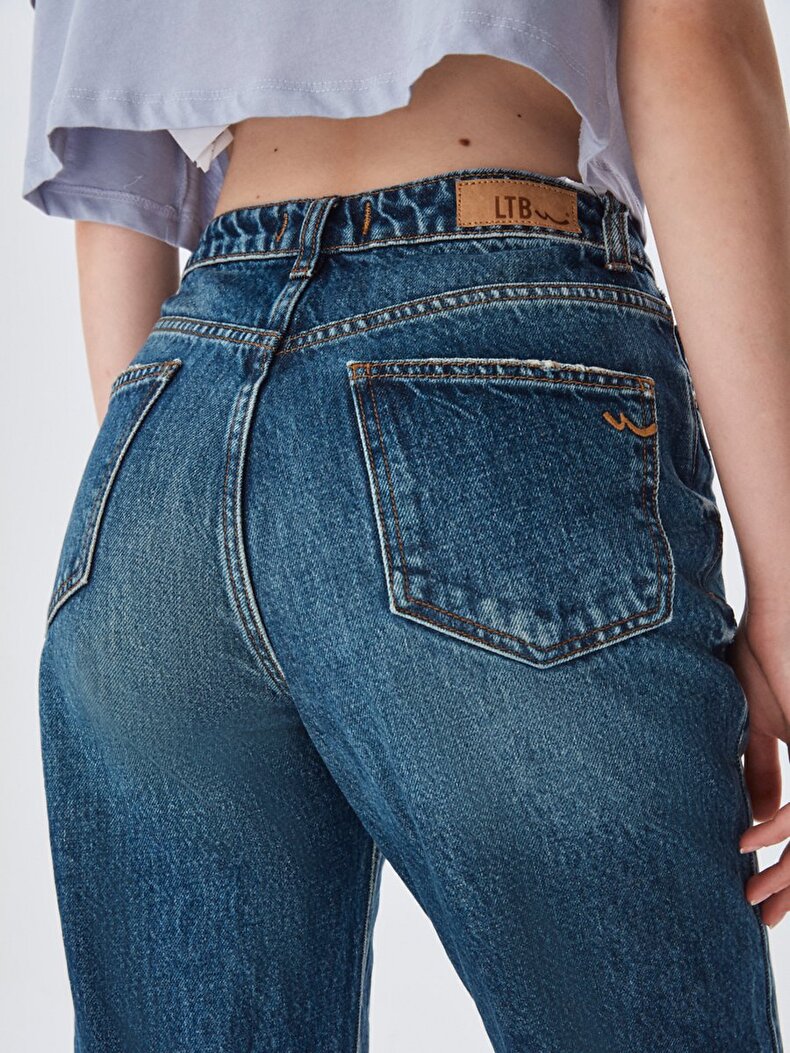 Maggie X Hosen
