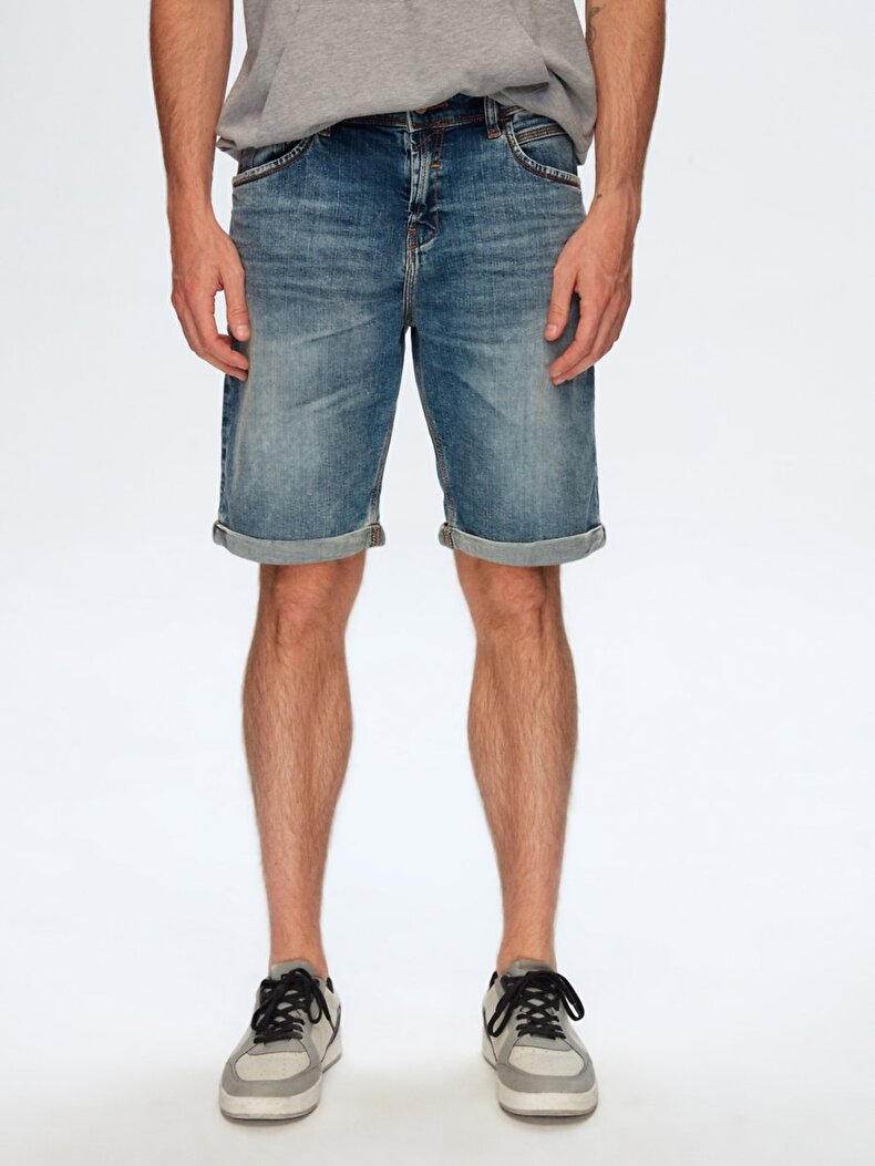 Lance Bermuda