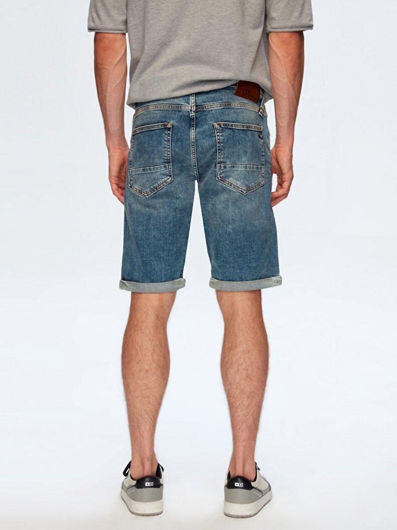 Lance Bermuda