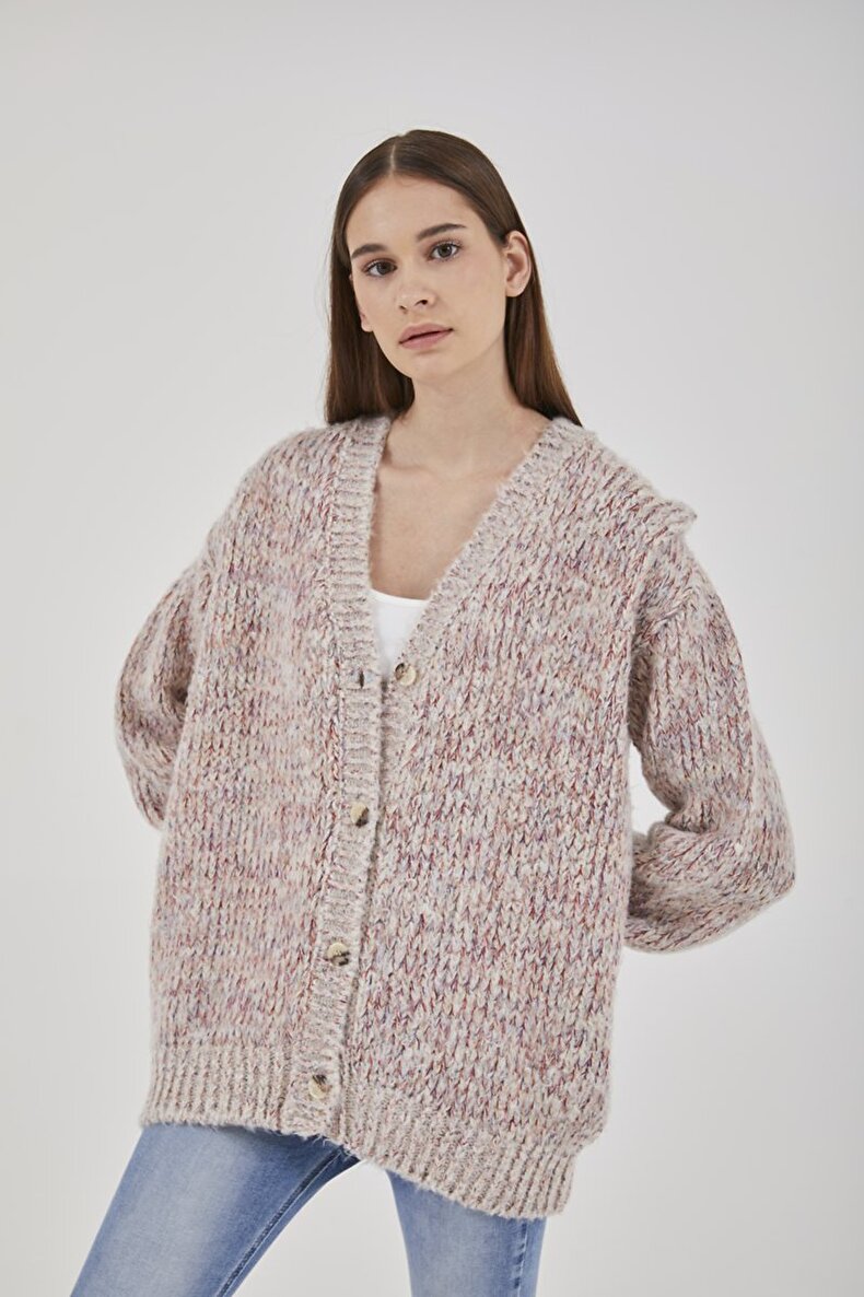 Oversized Buttoned Strickjacke