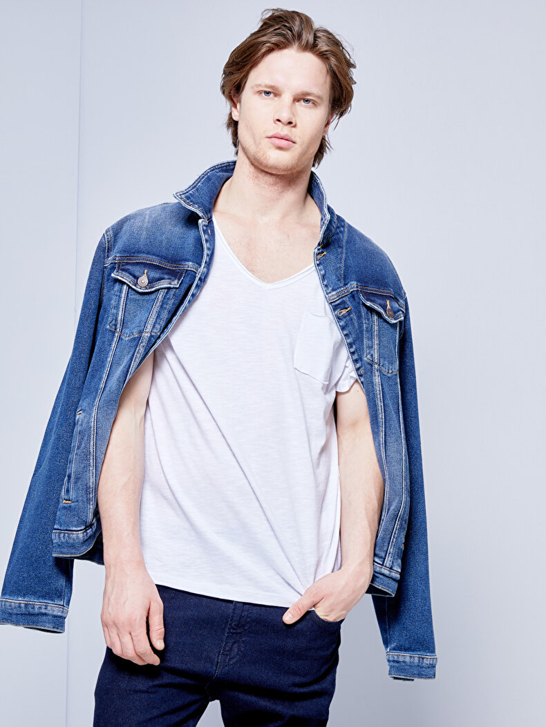 V-neck With Pockets White T-shirt
