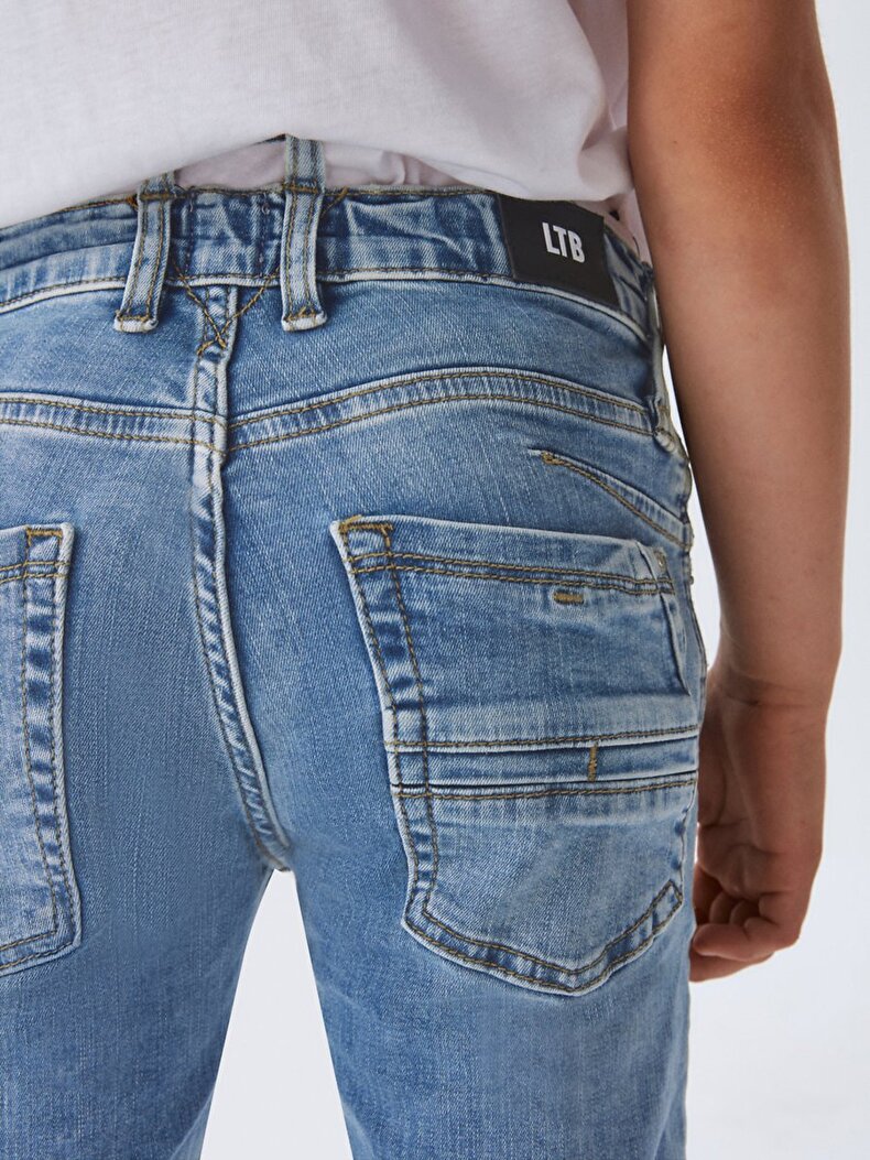 Cayle B Hosen