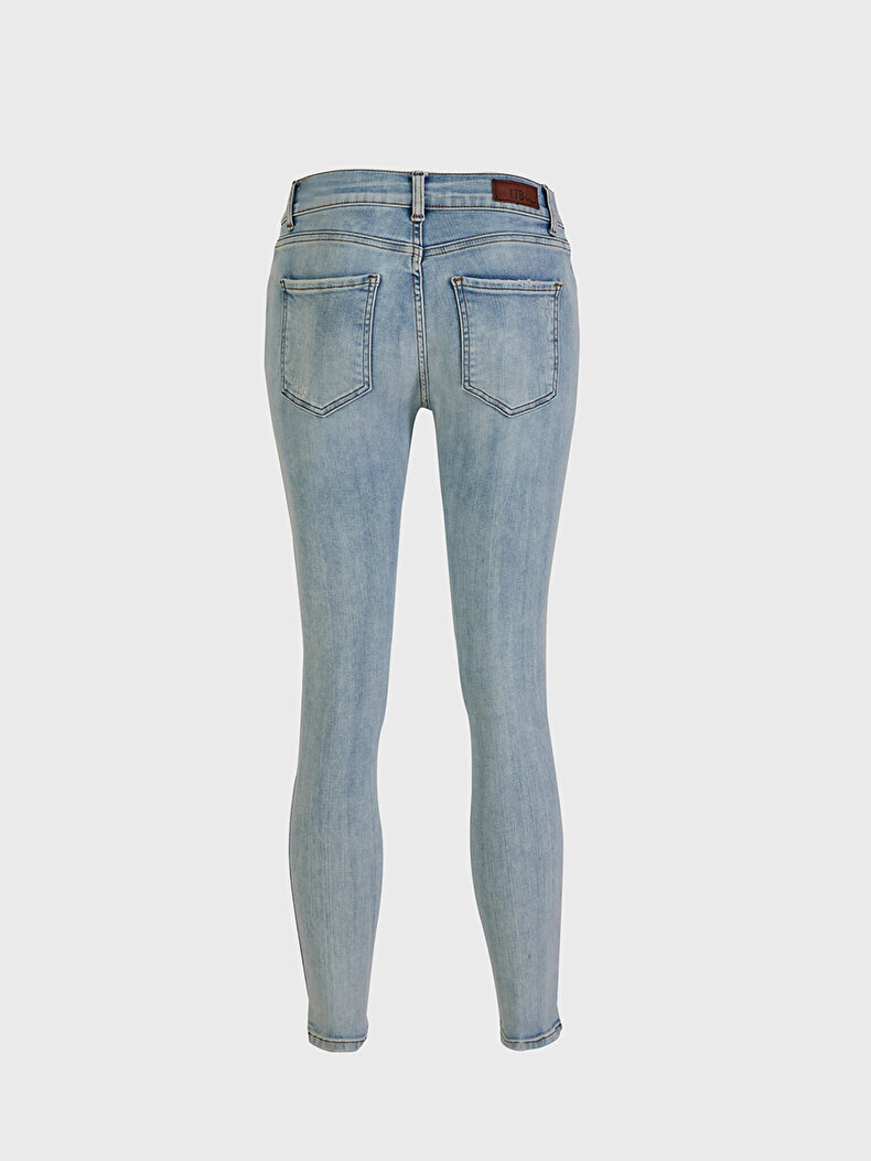 Cayle B Hosen