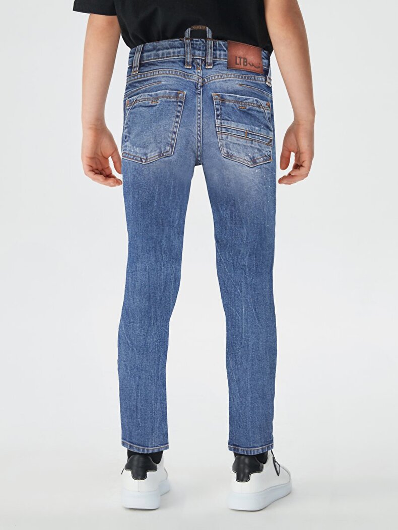 Cayle B Hosen