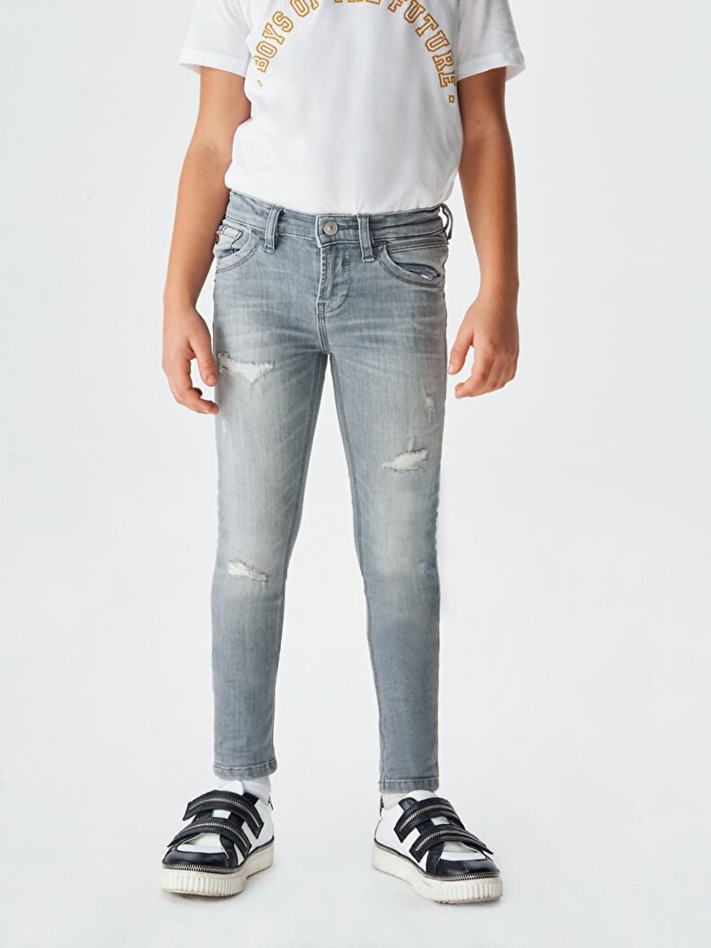 Cayle B Hosen