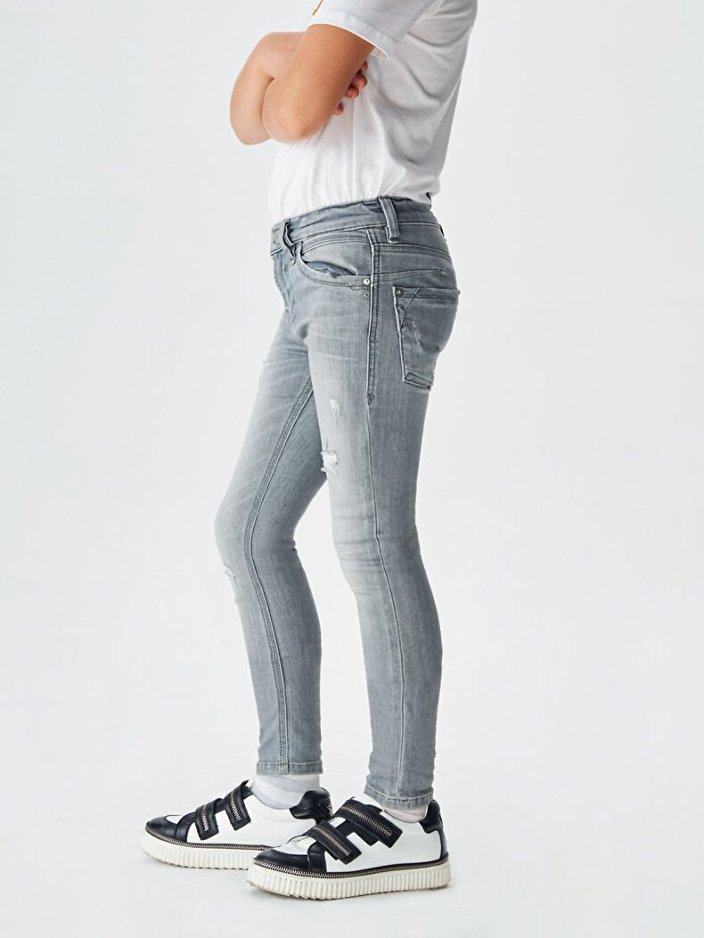 Cayle B Hosen