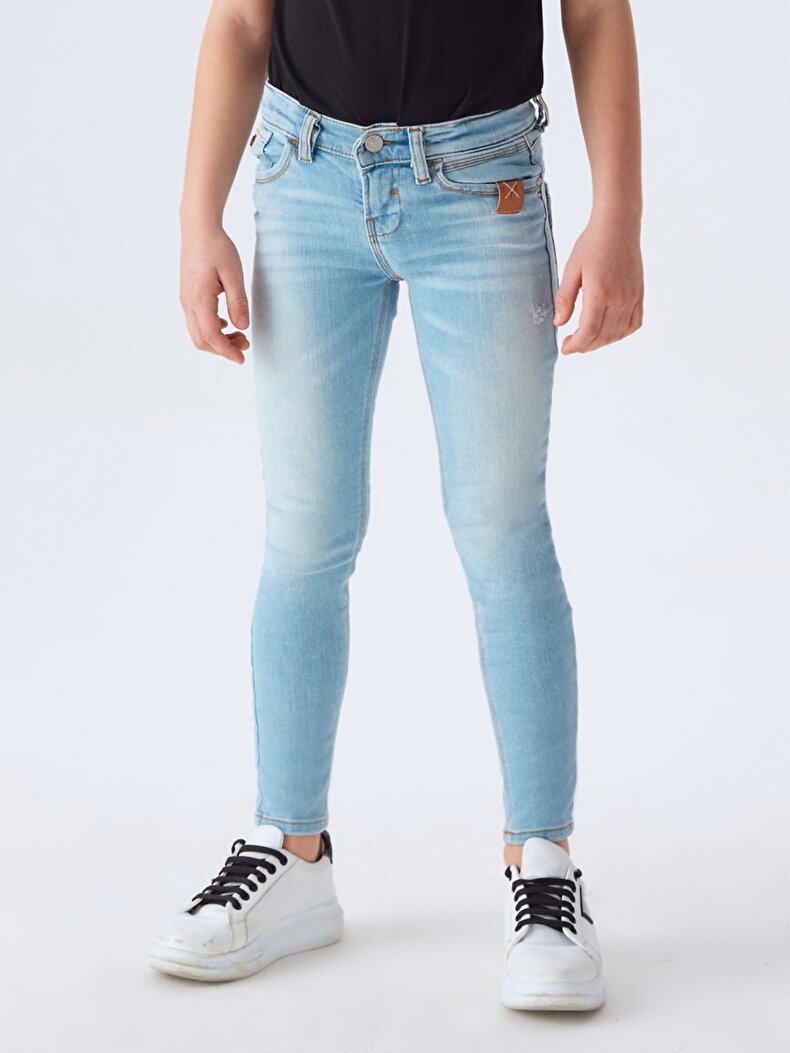 Cayle B Hosen