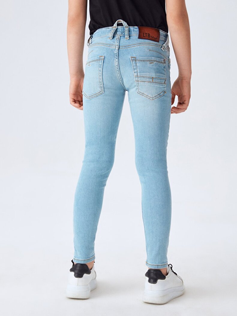 Cayle B Hosen