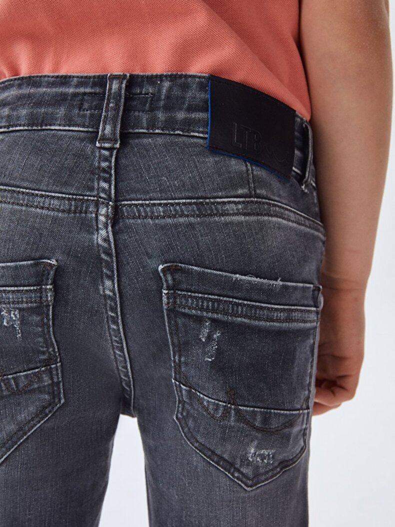 Rafiel B Hosen