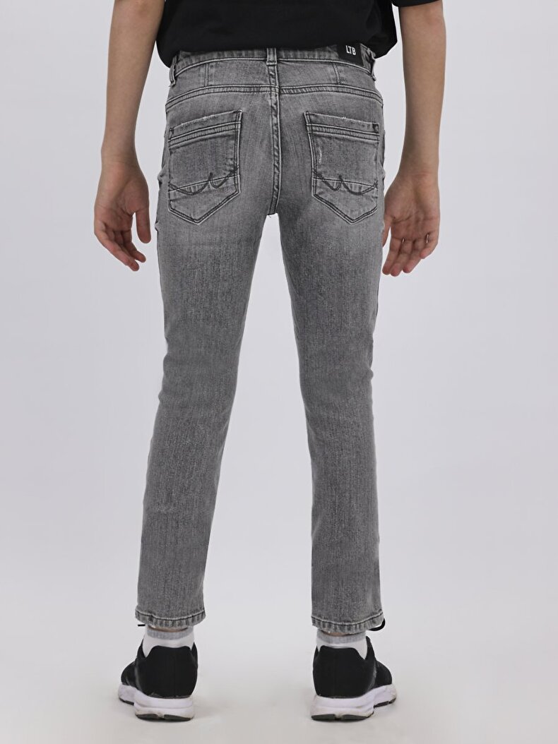 Rafiel B Hosen