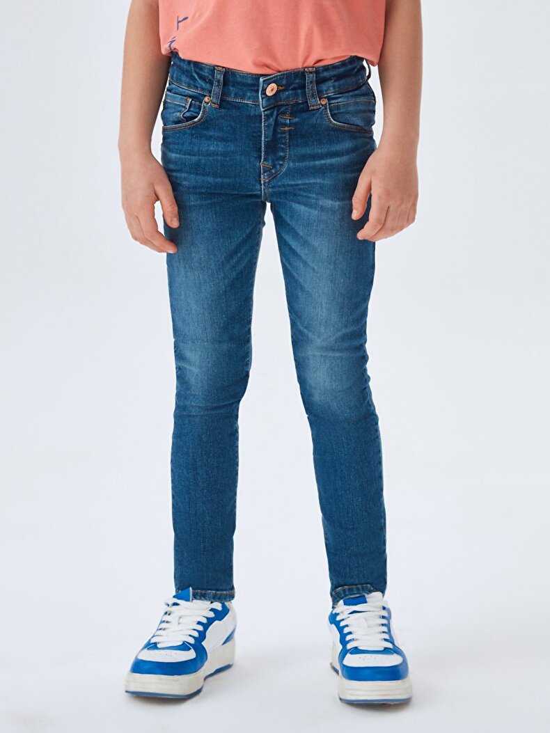 Rafiel B Hosen
