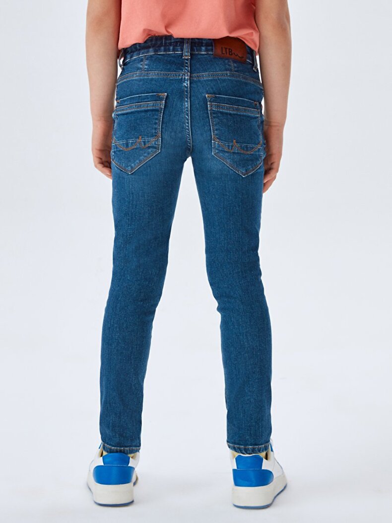 Rafiel B Hosen