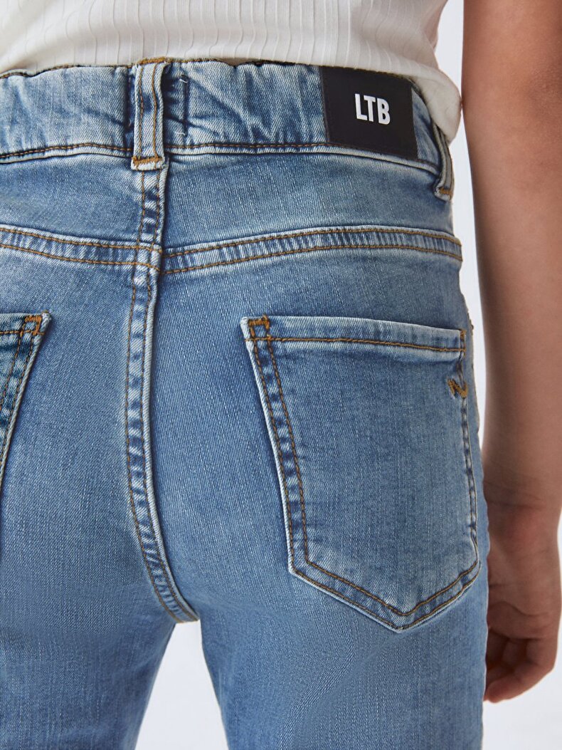 Lonia G Hosen