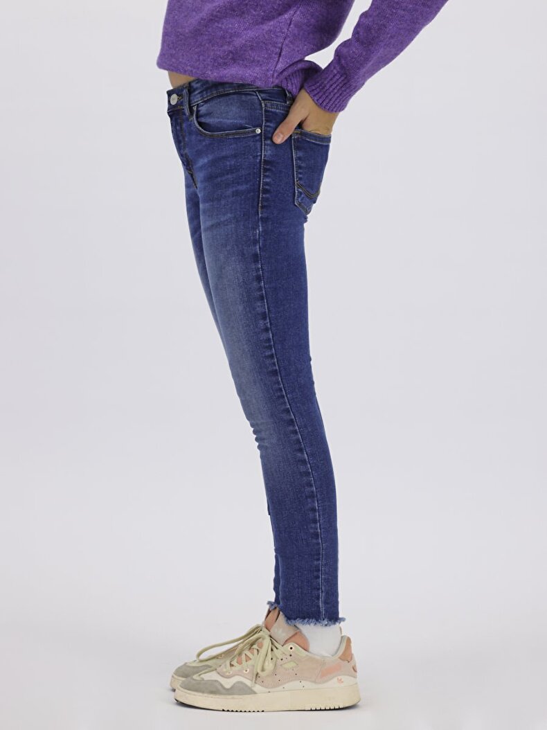 Amy G Hosen