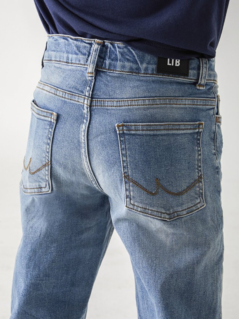Renny B Hosen
