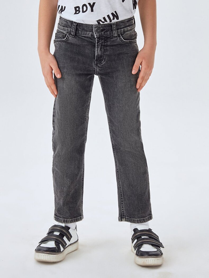 Renny B Hosen